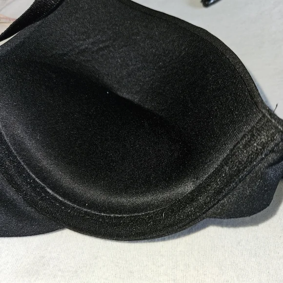 YMI Intimates Womans Black Bra Size 36C - Picture 8 of 10